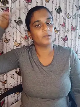 Snapshot of indianstrawberrylips4u chatting on 05-19-26, 01:28 indianstrawberrylips4u online show from 05-19-26, 01:28