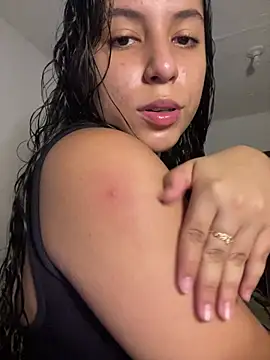 Snapshot of FerLondon55 chatting on 02-21-26, 05:19 FerLondon55 online show from 02-21-26, 05:19