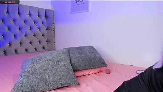 eva cutee  online show from 03-25-26, 06:03