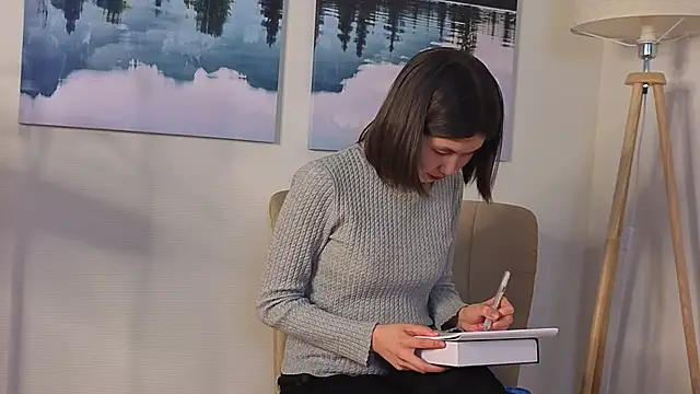 PoIlyMunday online show from 02-18-26, 12:23