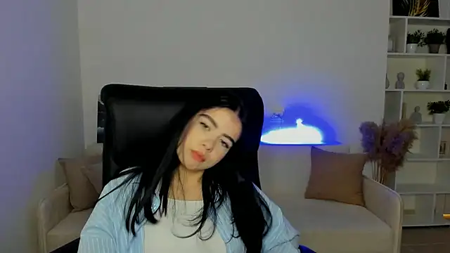 EvilaHoene online show from 02-18-26, 03:41