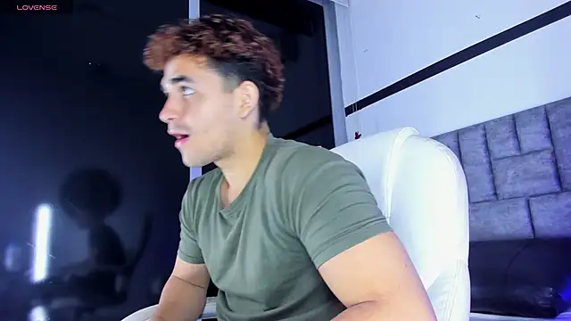 Snapshot of marcos_lc chatting on 03-12-26, 12:33 marcos lc online show from 03-12-26, 12:33