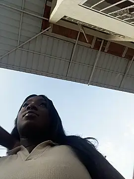 Snapshot of ZarahFerreira chatting on 03-22-26, 10:35 ZarahFerreira online show from 03-22-26, 10:35