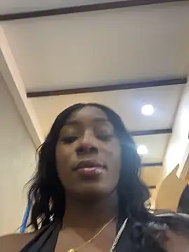 Snapshot of ZarahFerreira chatting on 03-24-26, 12:37 ZarahFerreira online show from 03-24-26, 12:37