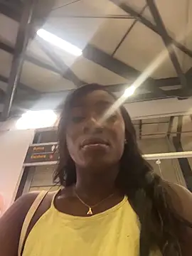 Snapshot of ZarahFerreira chatting on 03-25-26, 11:55 ZarahFerreira online show from 03-25-26, 11:55