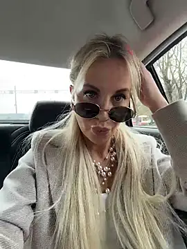 LisaMurr online show from 04-30-26, 11:49