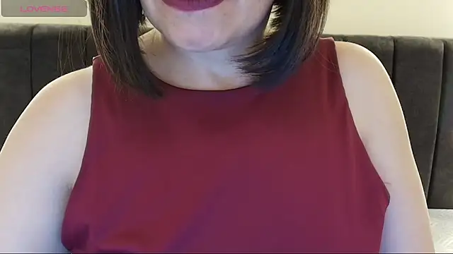 Snapshot of MoriahStorm chatting on 05-12-26, 12:35 MoriahStorm online show from 05-12-26, 12:35