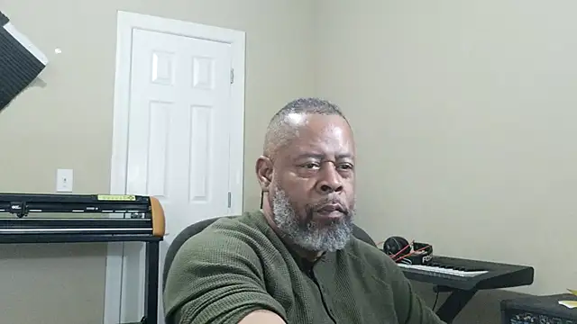 Cleozevo1961 online show from 03-10-26, 04:45