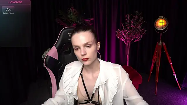 Wild Alice me online show from 03-06-26, 04:14