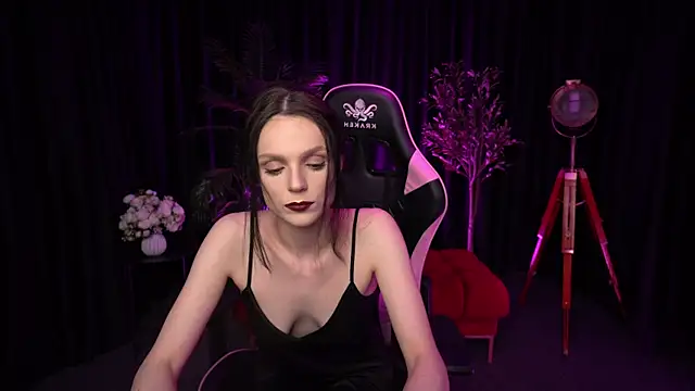Snapshot of Wild_Alice_me chatting on 04-19-26, 03:22 Wild Alice me online show from 04-19-26, 03:22