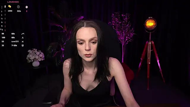 Snapshot of Wild_Alice_me chatting on 04-24-26, 03:03 Wild Alice me online show from 04-24-26, 03:03