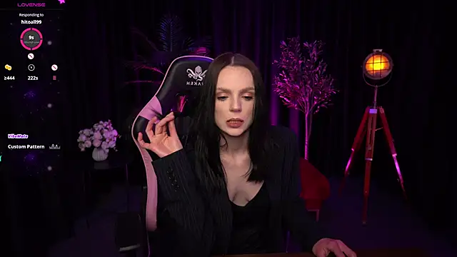 Snapshot of Wild_Alice_me chatting on 04-29-26, 05:30 Wild Alice me online show from 04-29-26, 05:30