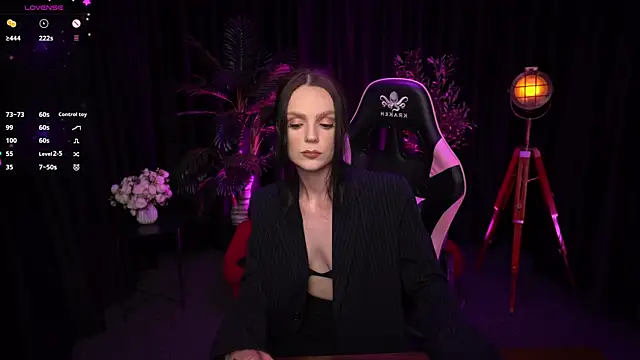 Snapshot of Wild_Alice_me chatting on 05-01-26, 03:27 Wild Alice me online show from 05-01-26, 03:27