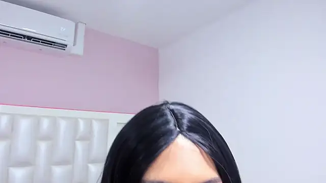 Liia Collins online show from 03-12-26, 06:03