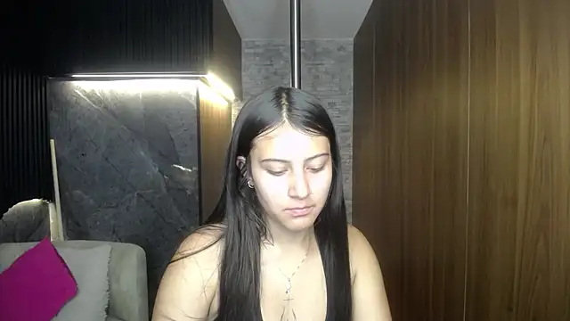 Snapshot of Sweett_liia_ chatting on 04-21-26, 07:28 Sweett liia online show from 04-21-26, 07:28