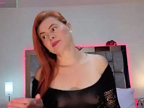 Snapshot of Xiomara-Suarez01 chatting on 04-07-26, 02:12 Xiomara-Suarez01 online show from 04-07-26, 02:12