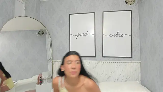 Snapshot of beautydoll18_ chatting on 03-17-26, 10:18 beautydoll18 online show from 03-17-26, 10:18