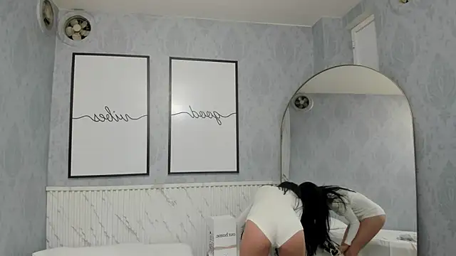 Snapshot of beautydoll18_ chatting on 05-15-26, 10:11 beautydoll18 online show from 05-15-26, 10:11