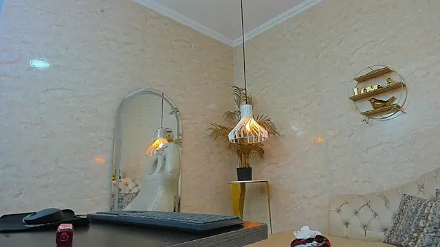 Snapshot of CAAMII_SWEETT chatting on 03-21-26, 07:50 CAAMII SWEETT online show from 03-21-26, 07:50