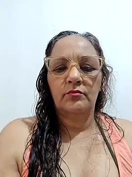 Snapshot of Noemipopi chatting on 02-19-26, 01:40 Noemipopi online show from 02-19-26, 01:40