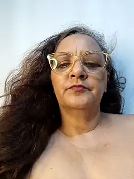 Snapshot of Noemipopi chatting on 03-09-26, 02:15 Noemipopi online show from 03-09-26, 02:15