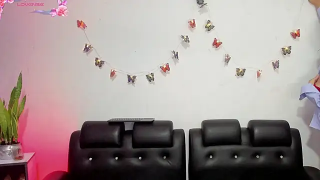 aria-voss online show from 03-12-26, 12:33