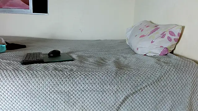 valkahot20 online show from 03-10-26, 12:04