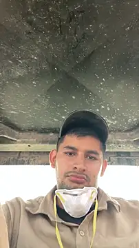 Snapshot of walterktm chatting on 02-25-26, 09:24 walterktm online show from 02-25-26, 09:24