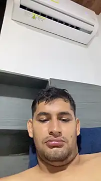 Snapshot of walterktm chatting on 03-28-26, 01:05 walterktm online show from 03-28-26, 01:05