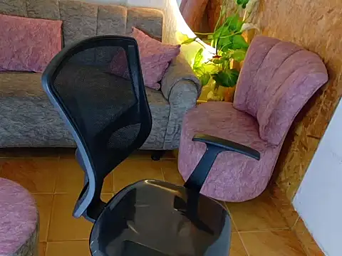 Snapshot of deva_big chatting on 03-22-26, 01:31 deva big online show from 03-22-26, 01:31