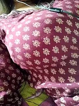 Snapshot of Poonam_001 chatting on 02-19-26, 11:06 Poonam 001 online show from 02-19-26, 11:06