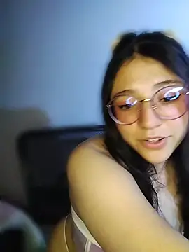 Snapshot of Angelie_Rosebrm chatting on 04-24-26, 02:36 Angelie Rosebrm online show from 04-24-26, 02:36