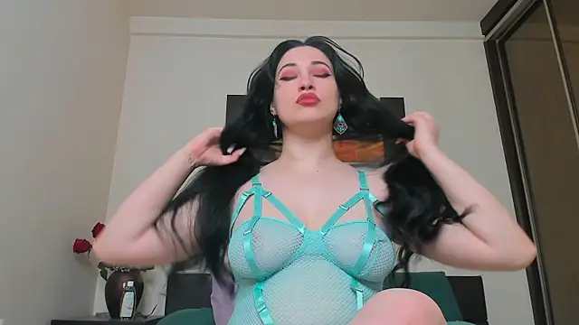 GoldenLunaa online show from 05-17-26, 07:17