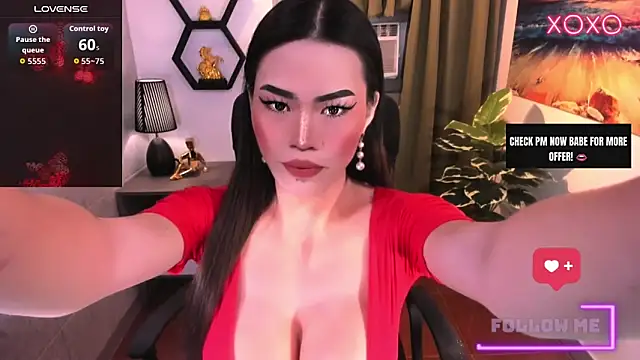 HugeSurpriseLianeTs online show from 04-20-26, 05:37
