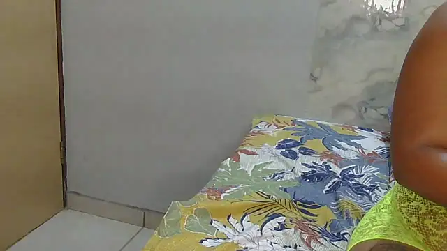 Snapshot of CaramelHotGirl chatting on 03-14-26, 07:25 CaramelHotGirl online show from 03-14-26, 07:25