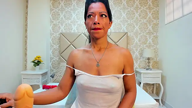 Snapshot of FernandaAvilax chatting on 06-14-26, 05:04 FernandaAvilax online show from 06-14-26, 05:04
