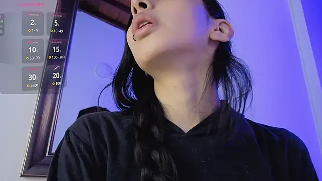 chloe bluee  online show from 03-25-26, 11:16