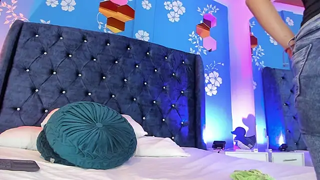 Snapshot of laurasmith_ chatting on 05-02-26, 12:32 laurasmith online show from 05-02-26, 12:32