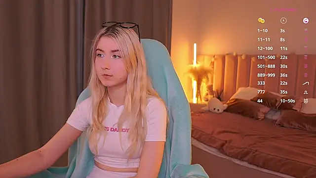 Aiko Takana online show from 02-25-26, 03:43