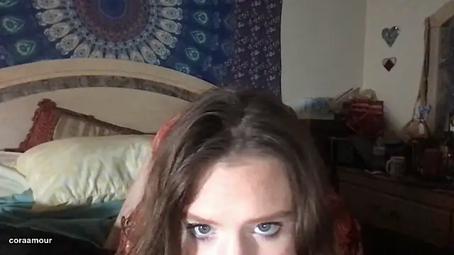 Snapshot of itscoraamour chatting on 03-22-26, 01:31 itscoraamour online show from 03-22-26, 01:31