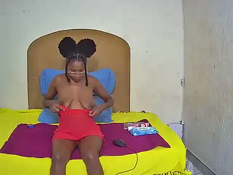 Snapshot of ShyBabeQueeb chatting on 02-18-26, 08:27 ShyBabeQueeb online show from 02-18-26, 08:27