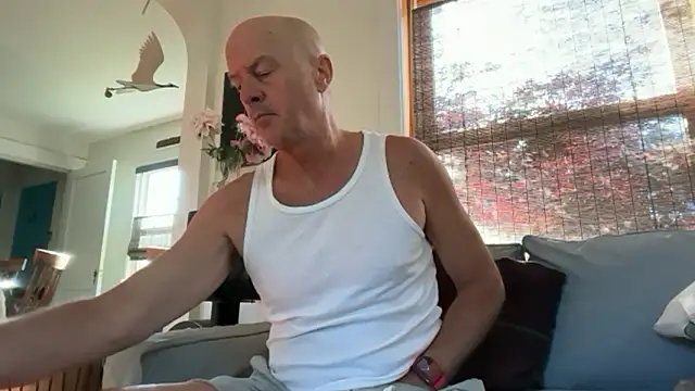 Snapshot of Guy__Grey chatting on 06-17-26, 11:23 Guy Grey online show from 06-17-26, 11:23