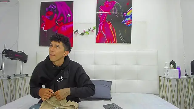 Snapshot of ahsly78Bryan chatting on 03-30-26, 08:32 ahsly78Bryan online show from 03-30-26, 08:32