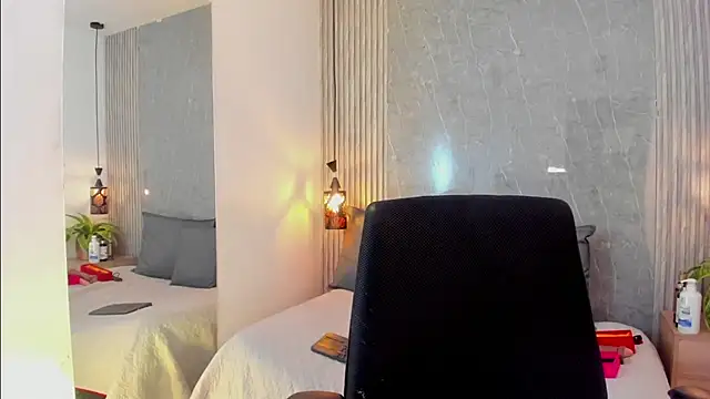 Eva milfxxx online show from 03-27-26, 01:44