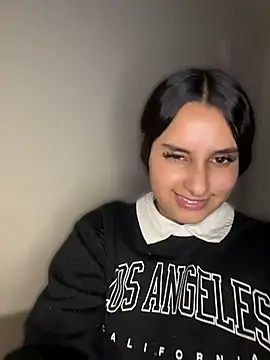 Snapshot of Paulha__miller chatting on 05-15-26, 07:32 Paulha miller online show from 05-15-26, 07:32