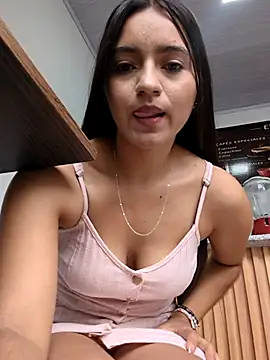 Snapshot of DulceCaroX chatting on 06-29-26, 01:44 DulceCaroX online show from 06-29-26, 01:44