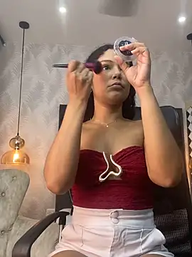 Miaafoxx   online show from 03-24-26, 07:30