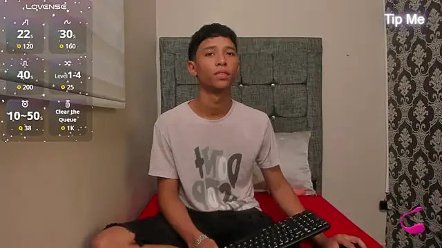 Little Twink19x online show from 05-05-26, 07:22