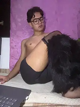 Snapshot of VixHot15 chatting on 04-05-26, 04:09 VixHot15 online show from 04-05-26, 04:09