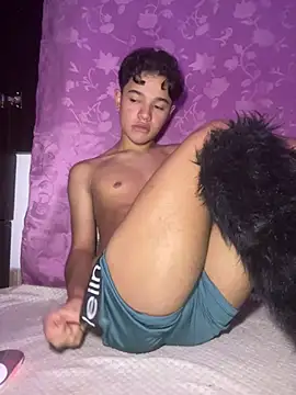 Snapshot of VixHot15 chatting on 04-14-26, 02:06 VixHot15 online show from 04-14-26, 02:06